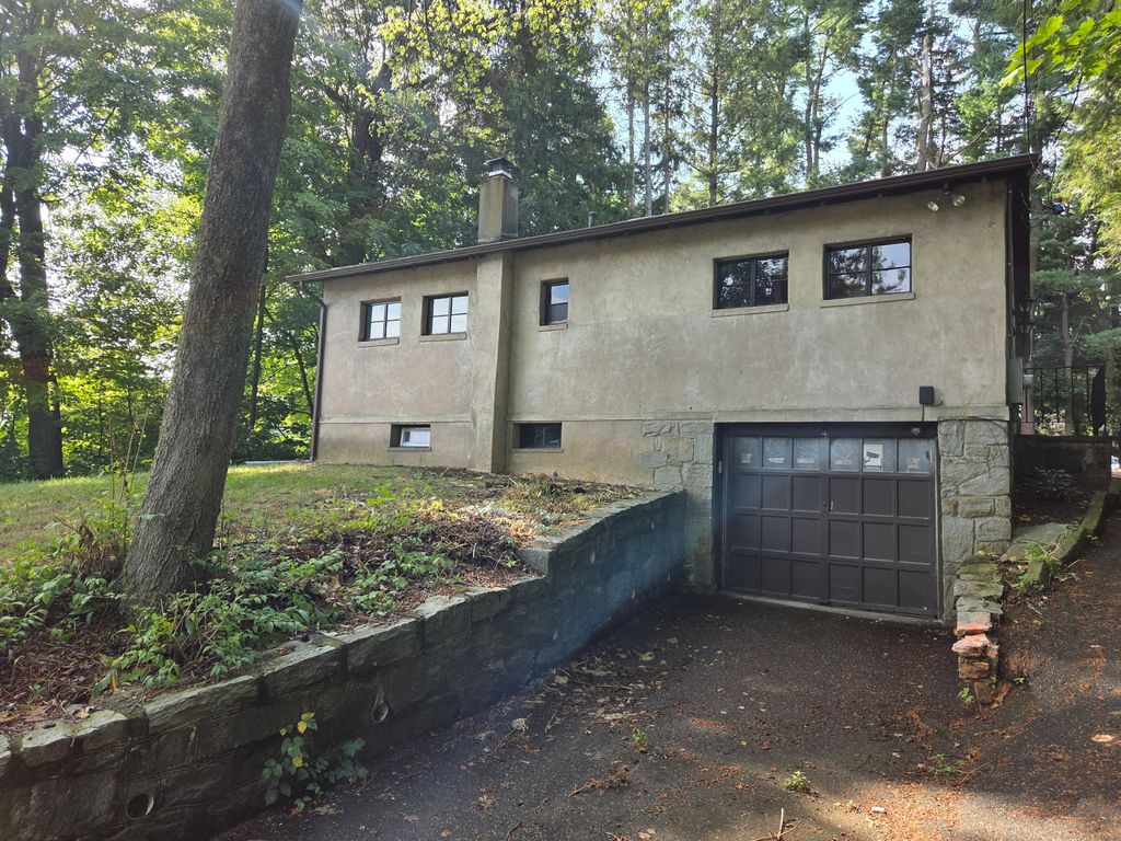 38 Sanford Street, Seymour, CT 06483