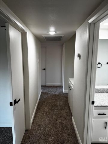 4122 Pinewood Lake Drive, Bakersfield, CA 93309