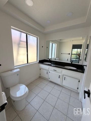 4122 Pinewood Lake Drive, Bakersfield, CA 93309