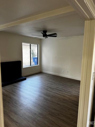 4122 Pinewood Lake Drive, Bakersfield, CA 93309