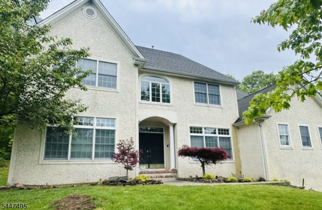 8 Pring Ct, West Orange Twp., NJ 07052 — exterior