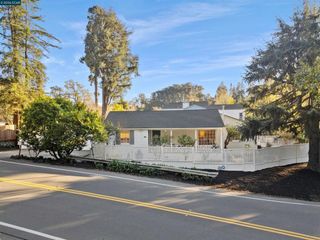 5450 Ascot Drive, Oakland, CA 94611