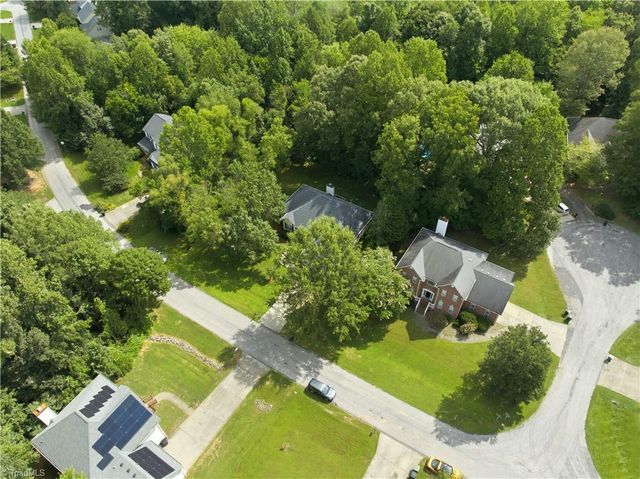 6025 Habersham Drive, Kernersville, NC 27284