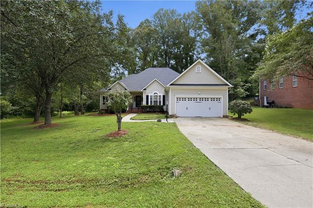 6025 Habersham Drive, Kernersville, NC 27284