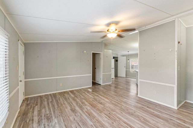 313 Hogan Lane, Whitesboro, TX 76273