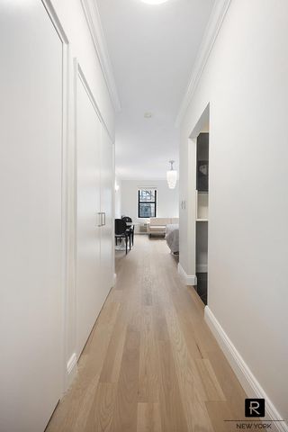 330 E 83rd St Apt 5C, New York City, NY 10028