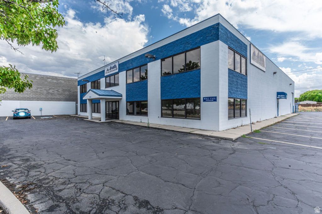 3311 W PARKWAY BLVD, West Valley City, UT 84119 — photo 2
