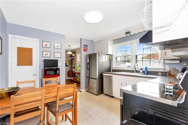 615 Page DR, Hampton, VA 23669