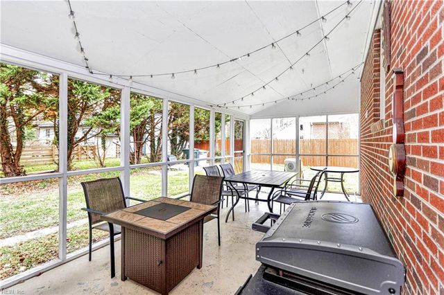 615 Page DR, Hampton, VA 23669