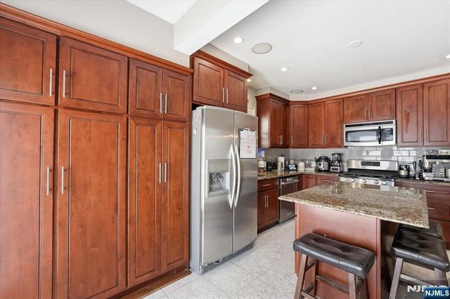 2 6th Street, Ridgefield Park, NJ 07660