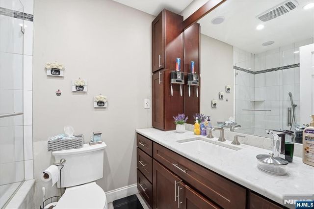 2 6th Street, Ridgefield Park, NJ 07660