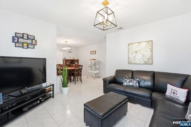 2 6th Street, Ridgefield Park, NJ 07660