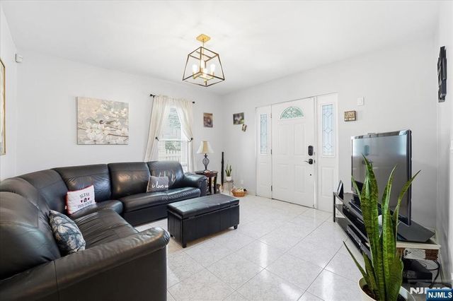 2 6th Street, Ridgefield Park, NJ 07660