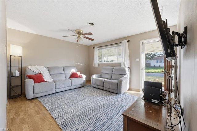 2912 Cessna DR, Virginia Beach, VA 23452