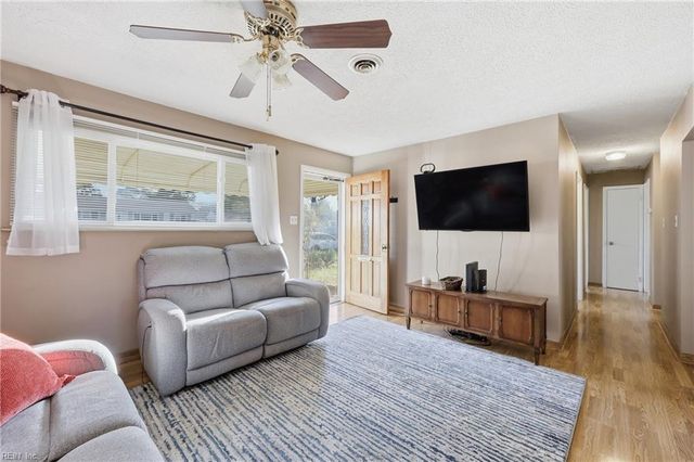 2912 Cessna DR, Virginia Beach, VA 23452