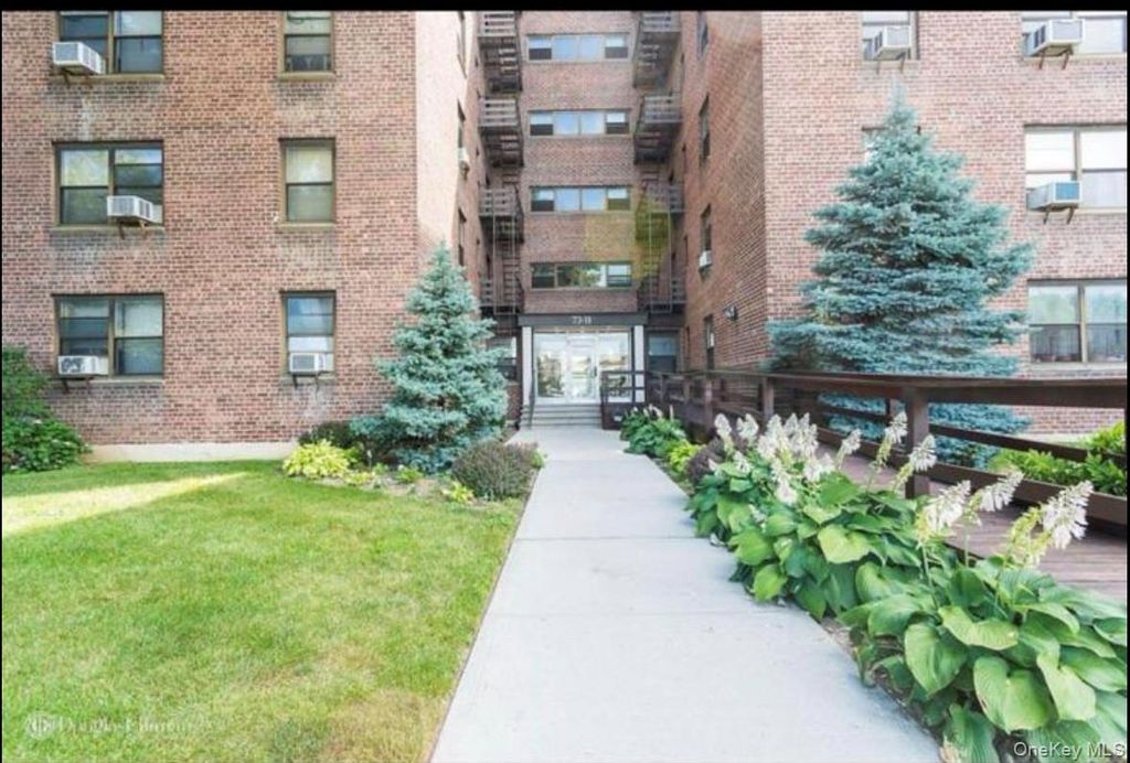 7311 Bell blvd 2B, Bayside, NY 11364 — exterior