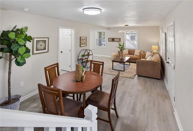 1633 Rolfe PL, Newport News, VA 23607