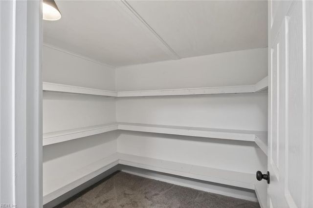 1633 Rolfe PL, Newport News, VA 23607