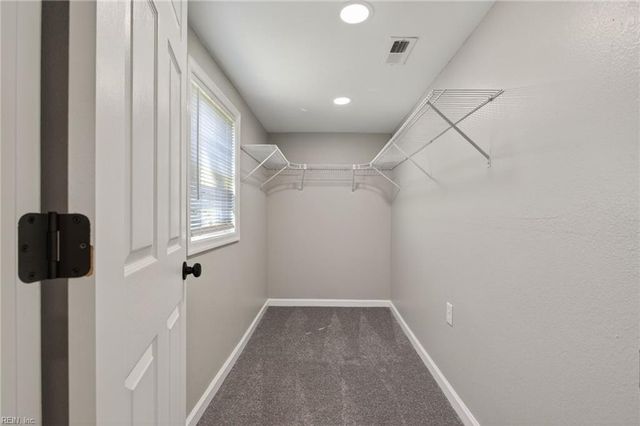 1633 Rolfe PL, Newport News, VA 23607