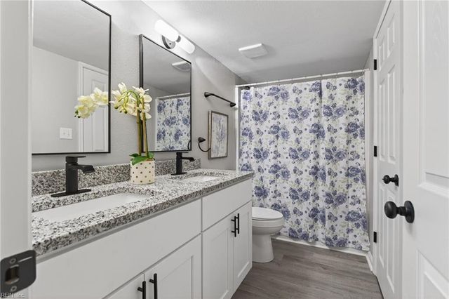 1633 Rolfe PL, Newport News, VA 23607