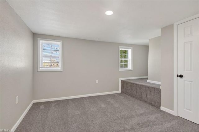 1633 Rolfe PL, Newport News, VA 23607