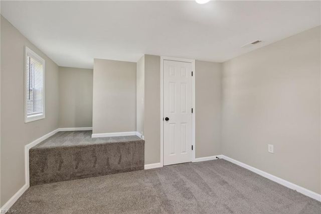 1633 Rolfe PL, Newport News, VA 23607