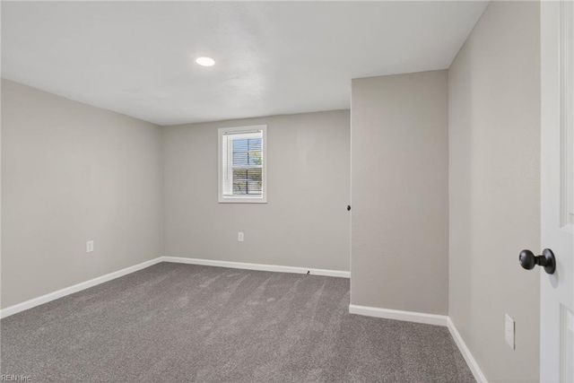 1633 Rolfe PL, Newport News, VA 23607