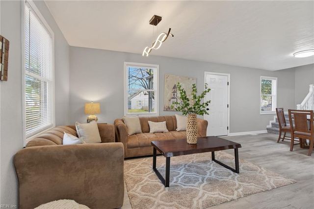 1633 Rolfe PL, Newport News, VA 23607