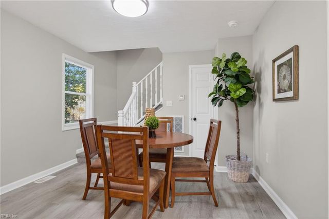 1633 Rolfe PL, Newport News, VA 23607