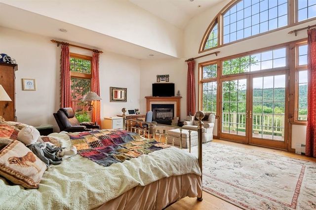 251 Pratt Bridge Road, Jamaica, VT 05343