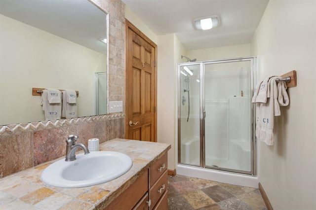 251 Pratt Bridge Road, Jamaica, VT 05343
