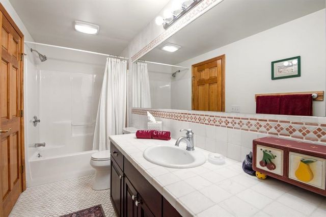 251 Pratt Bridge Road, Jamaica, VT 05343