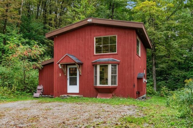 251 Pratt Bridge Road, Jamaica, VT 05343