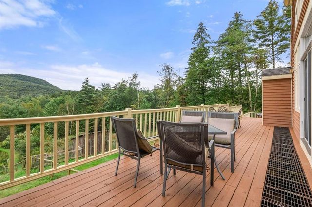 251 Pratt Bridge Road, Jamaica, VT 05343