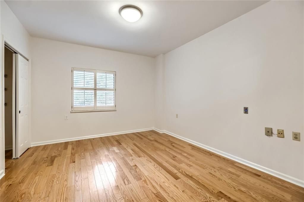 Image 18 of property listing at 1800 Clairmont Lake 218, Decatur, GA 30033