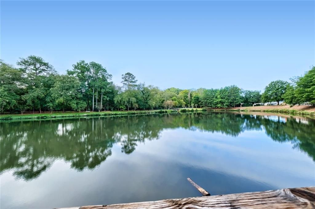 Image 21 of property listing at 1800 Clairmont Lake 218, Decatur, GA 30033