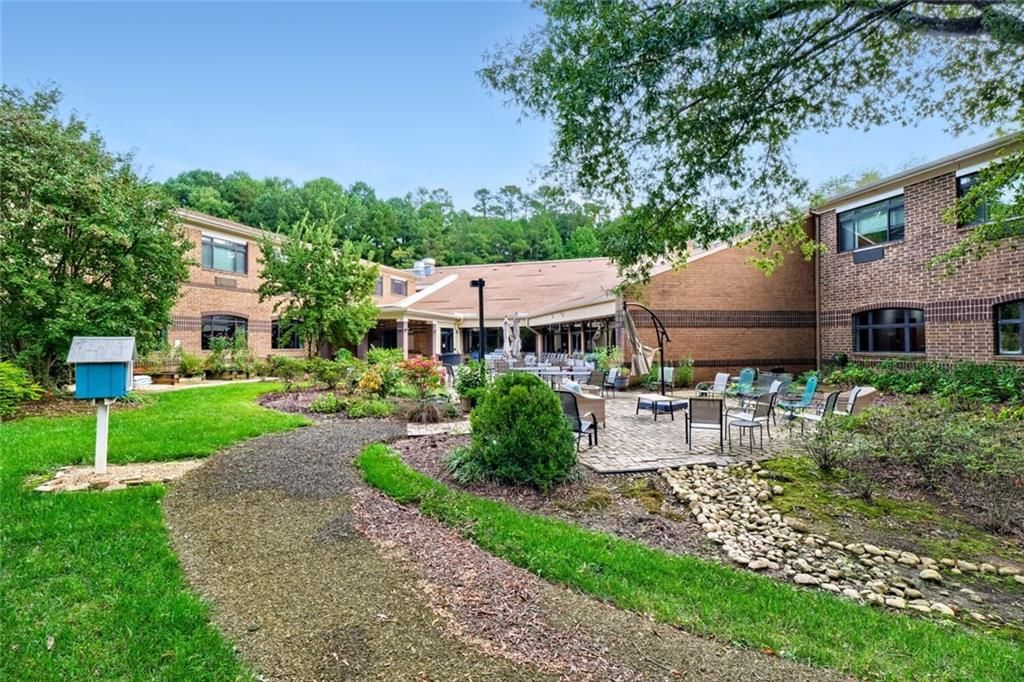 Image 27 of property listing at 1800 Clairmont Lake 218, Decatur, GA 30033