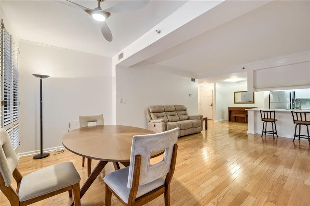 Image 6 of property listing at 1800 Clairmont Lake 218, Decatur, GA 30033