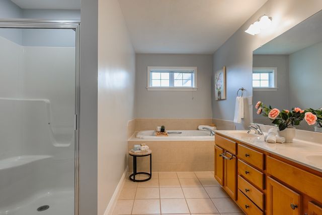 432 Boxwood Ln 432, Clinton, MA 01510