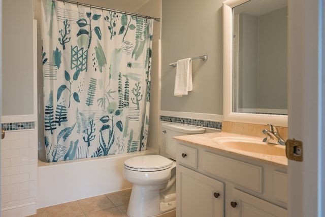 432 Boxwood Ln 432, Clinton, MA 01510