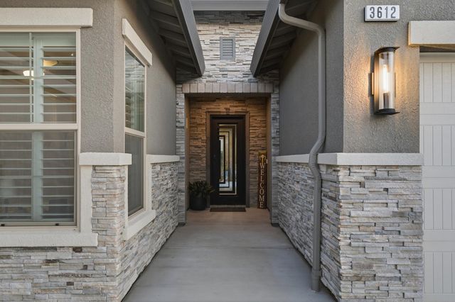 3612 Gold King Place Circle, Dinuba, CA 93618