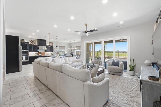 3612 Gold King Place Circle, Dinuba, CA 93618