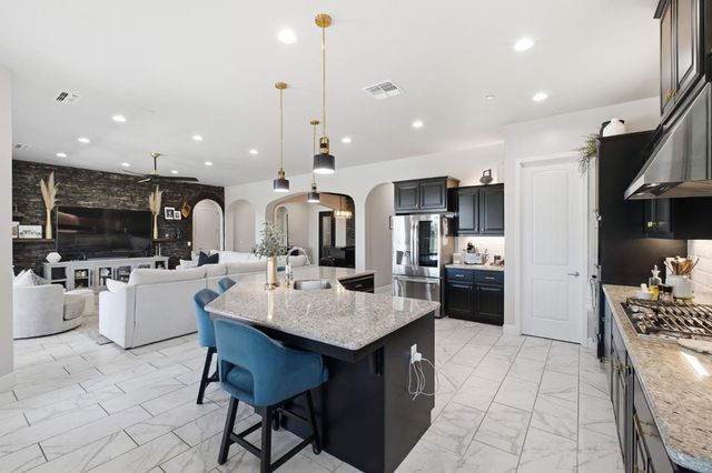 3612 Gold King Place Circle, Dinuba, CA 93618
