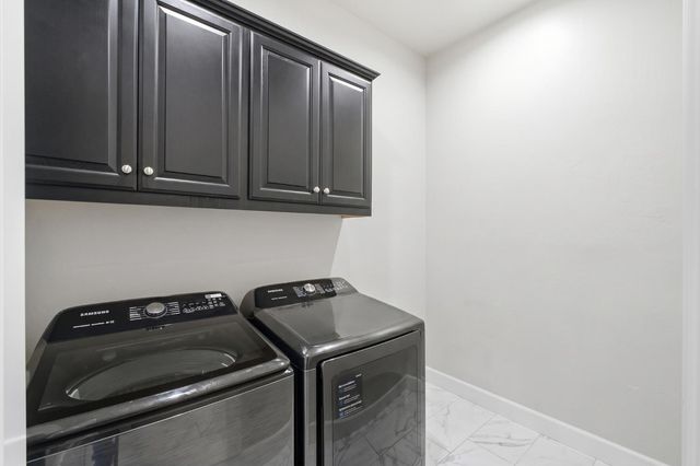 3612 Gold King Place Circle, Dinuba, CA 93618