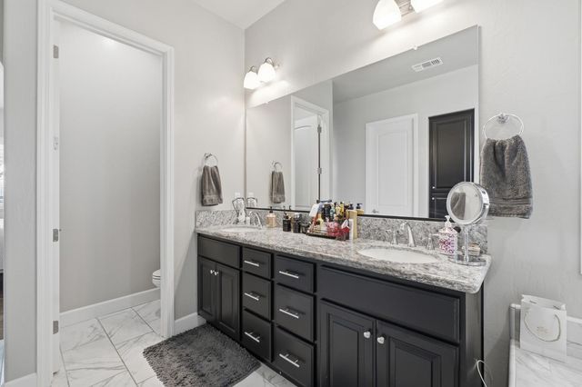 3612 Gold King Place Circle, Dinuba, CA 93618
