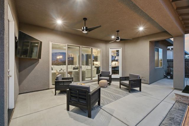 3612 Gold King Place Circle, Dinuba, CA 93618