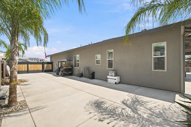 3612 Gold King Place Circle, Dinuba, CA 93618