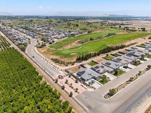3612 Gold King Place Circle, Dinuba, CA 93618