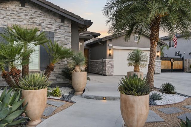 3612 Gold King Place Circle, Dinuba, CA 93618