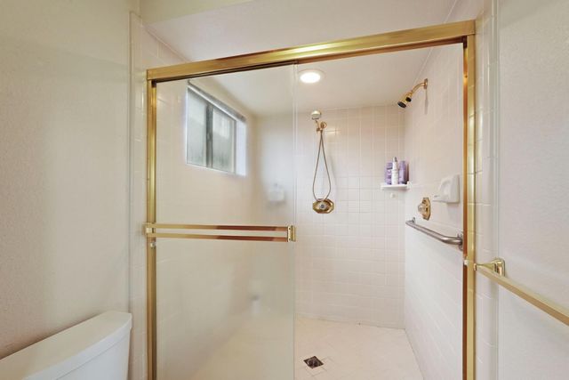 14055 Bluff Dr, Lockeford, CA 95237